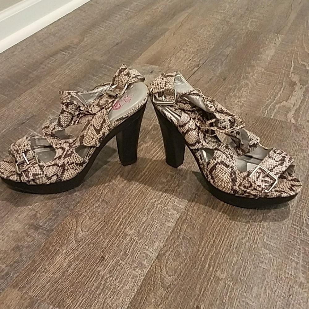 Torrid Women's Size 12 Heel Never Worn!!